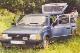 Kadett D 1983 /   